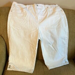 White Jean capris
